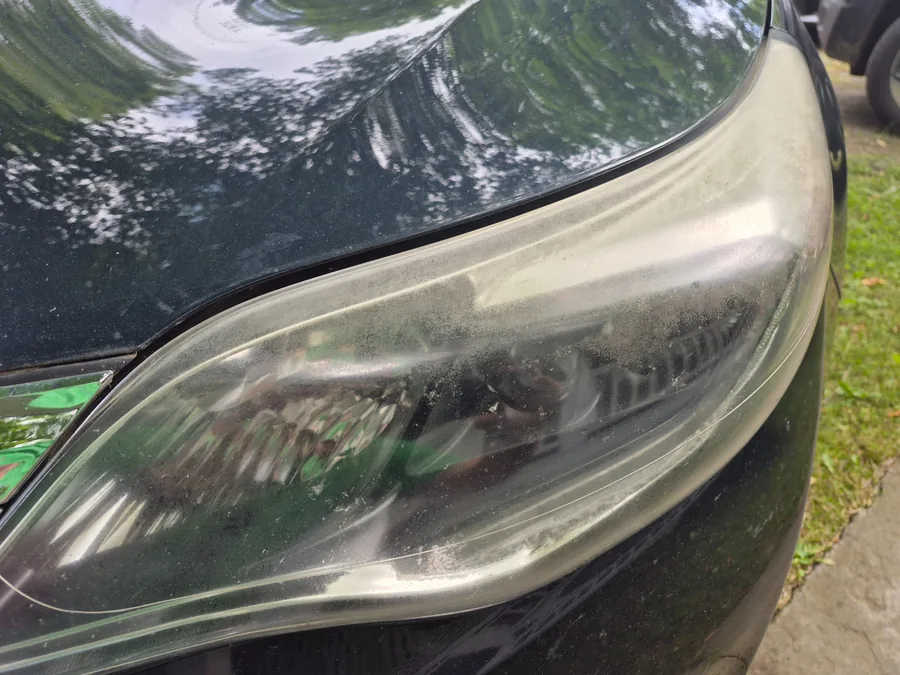 Headlight inspection stage
